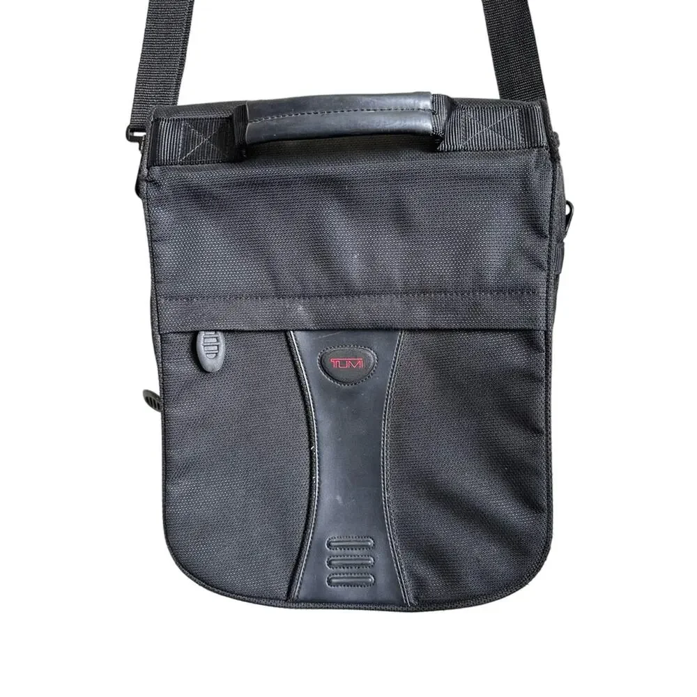 TUMI Black Crossbody Messenger Expandable Bag Purse Nylon With Leather Trim